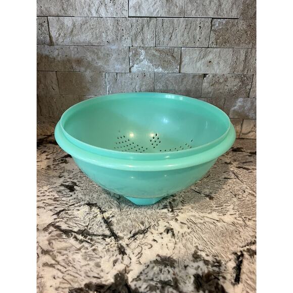Tupperware Vintage Jadeite Green Footed Colander Strainer Bowl 339 Jade - Picture 2 of 6